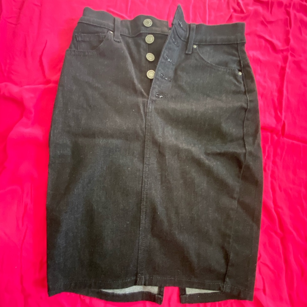 Black, Guess skirt, slit in the back , size 26